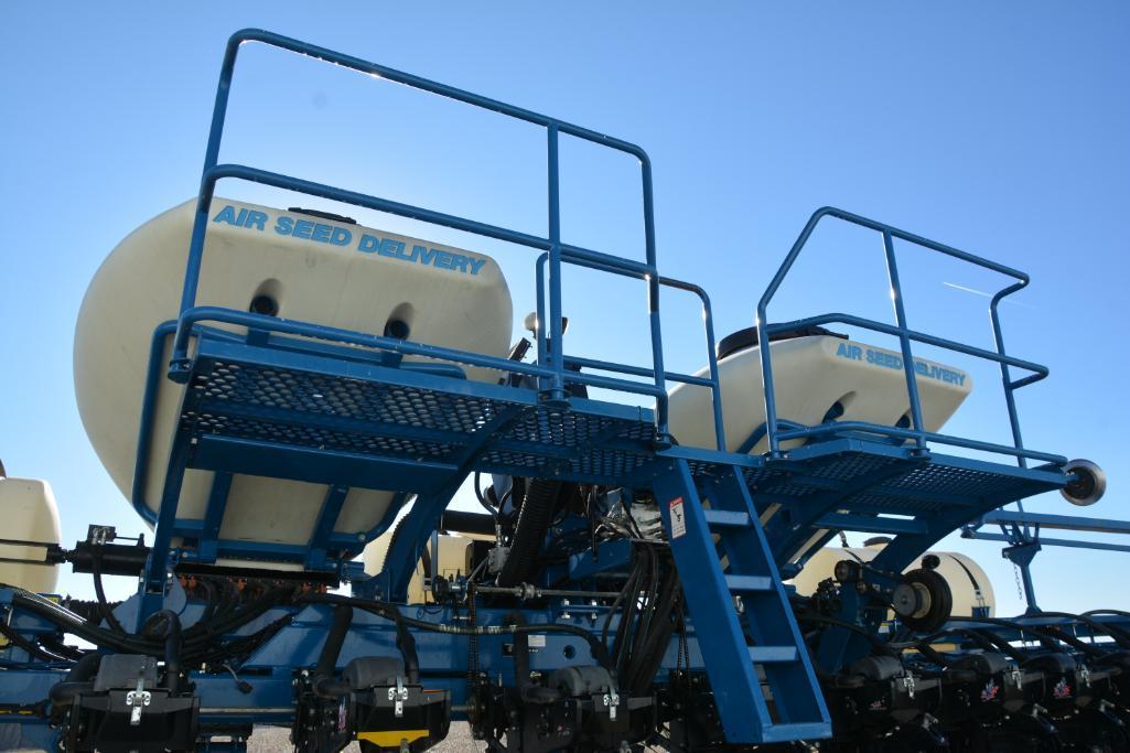 2010 Kinze 3660 16 row 30" no-till planter