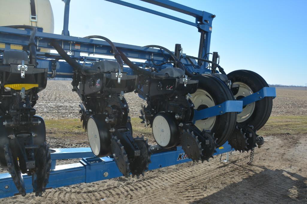 2010 Kinze 3660 16 row 30" no-till planter