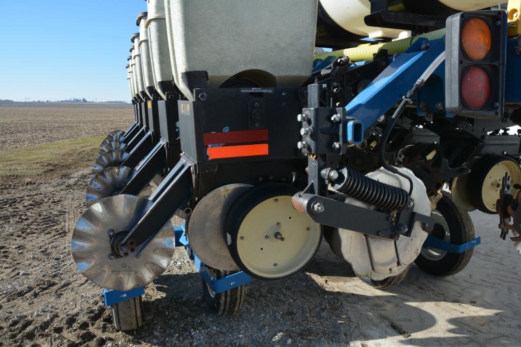 Kinze 2500 8/15 row no-till planter