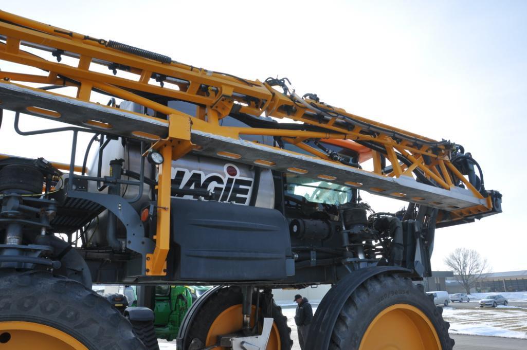 2014 Hagie STS12 self-propelled sprayer