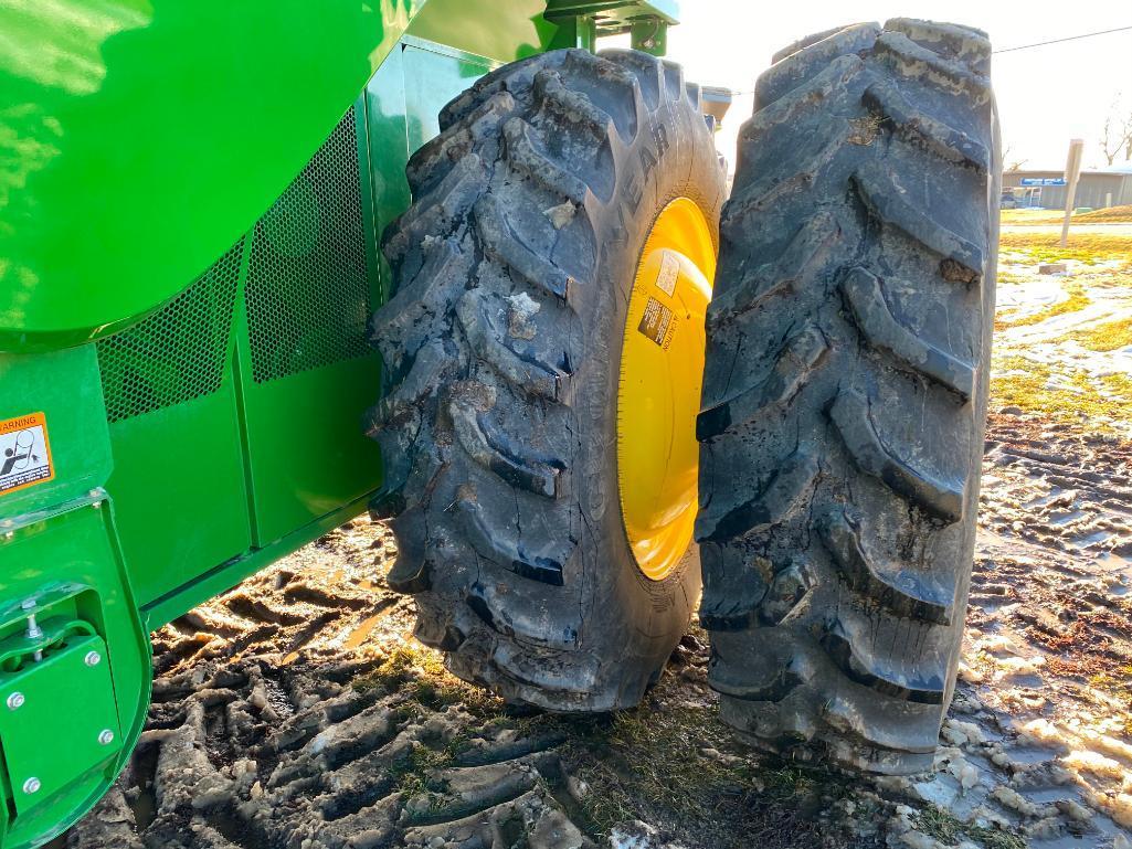 2013 John Deere S670 2wd combine