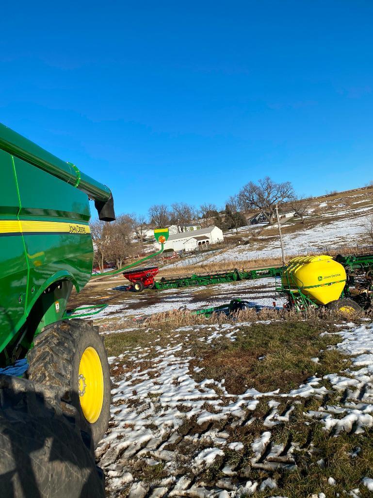 2013 John Deere S670 2wd combine