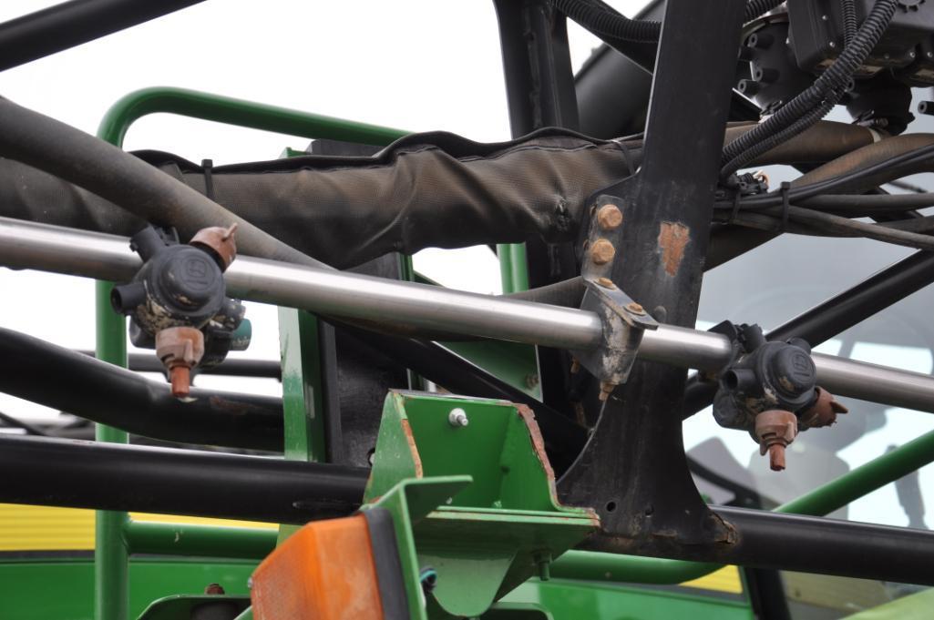 2013 John Deere 4940 self-propelled sprayer