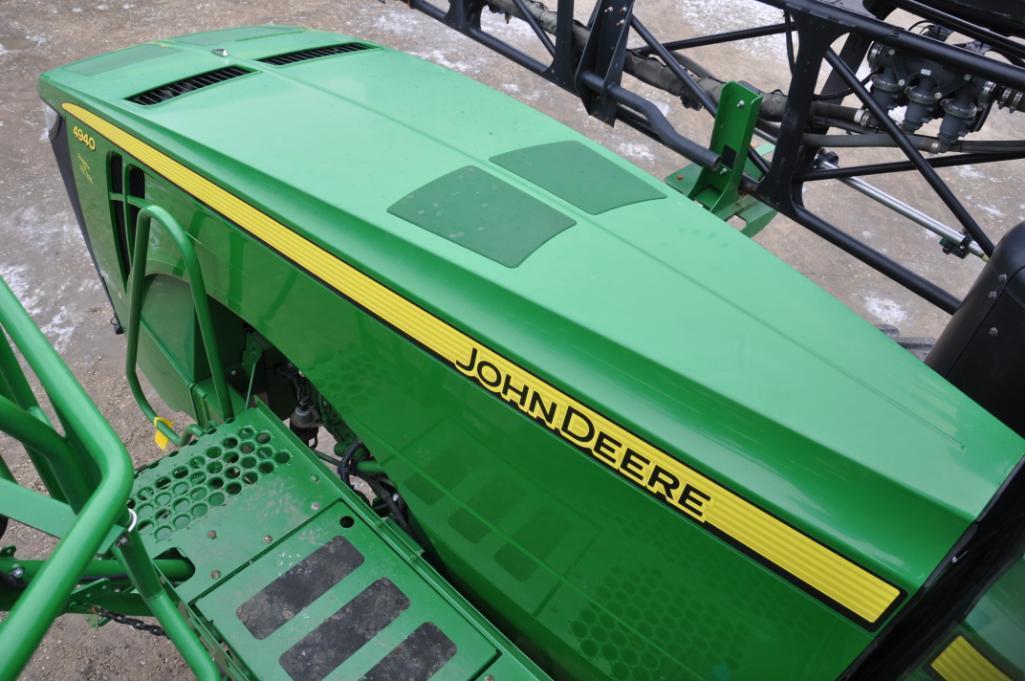 2013 John Deere 4940 self-propelled sprayer