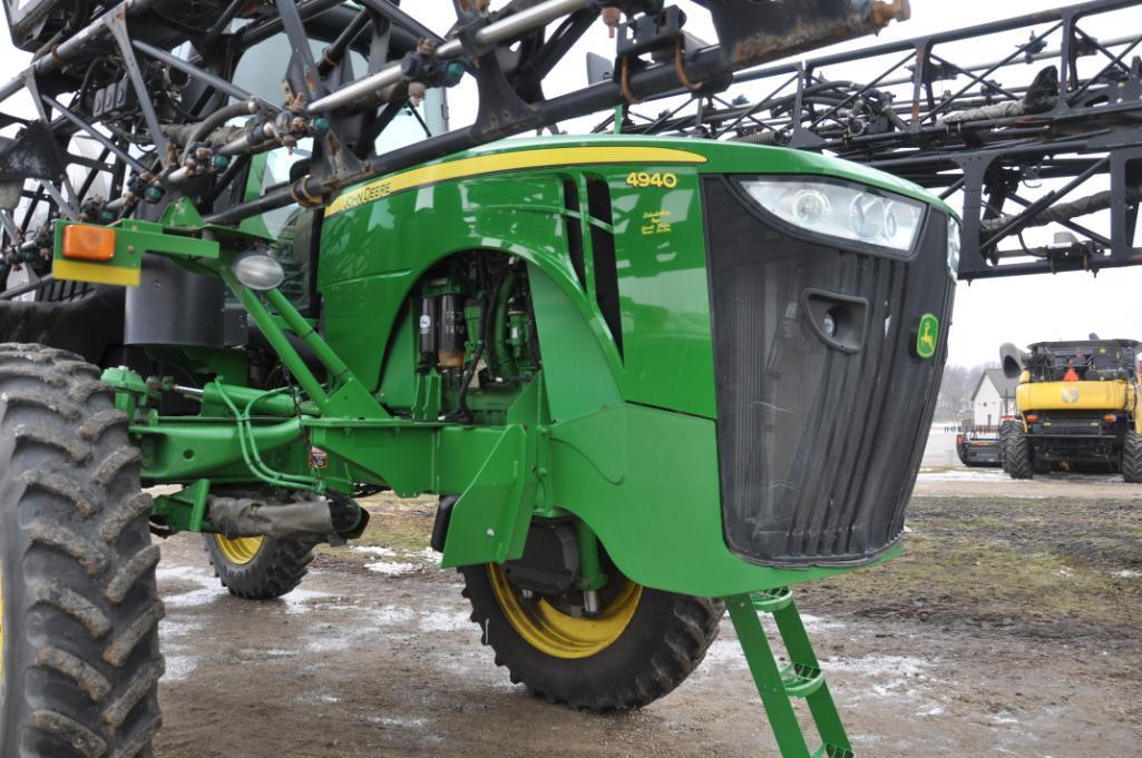 2013 John Deere 4940 self-propelled sprayer