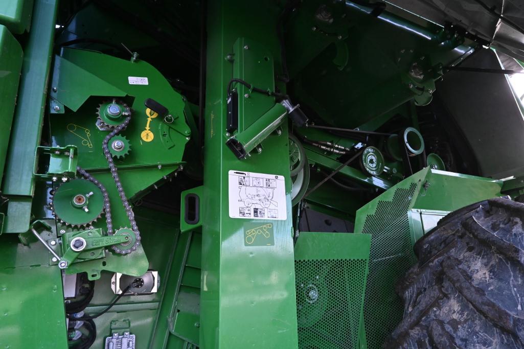 2016 John Deere S680 2wd combine