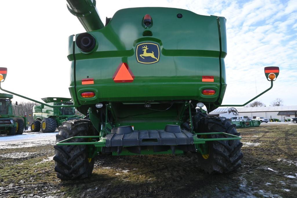 2016 John Deere S680 2wd combine