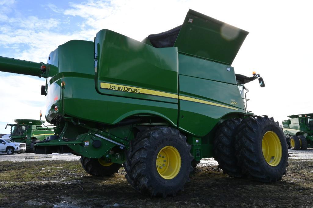 2016 John Deere S680 2wd combine