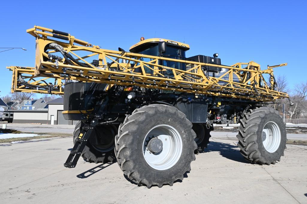 2016 RoGator RG1100B self-propelled sprayer