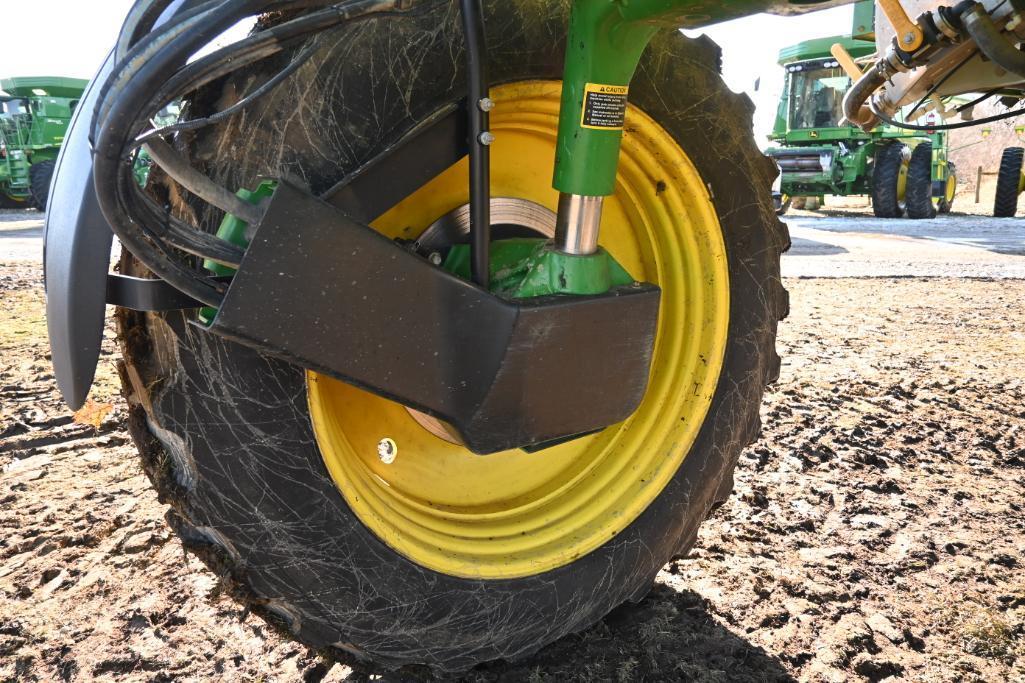 2011 John Deere 4830 self-propelled sprayer