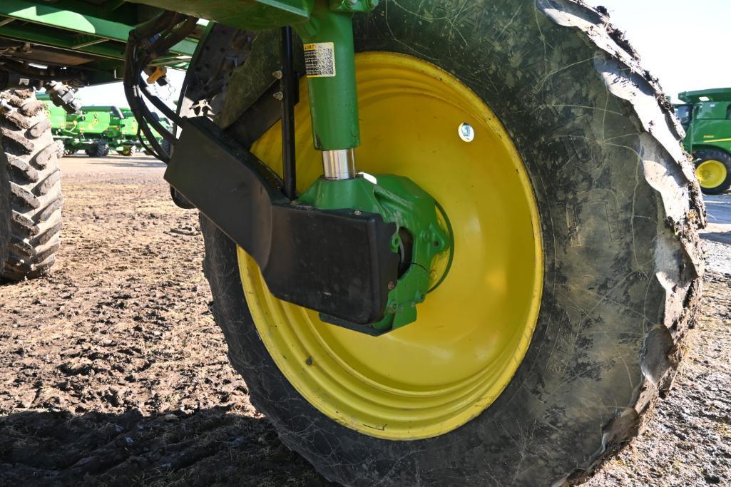 2011 John Deere 4830 self-propelled sprayer