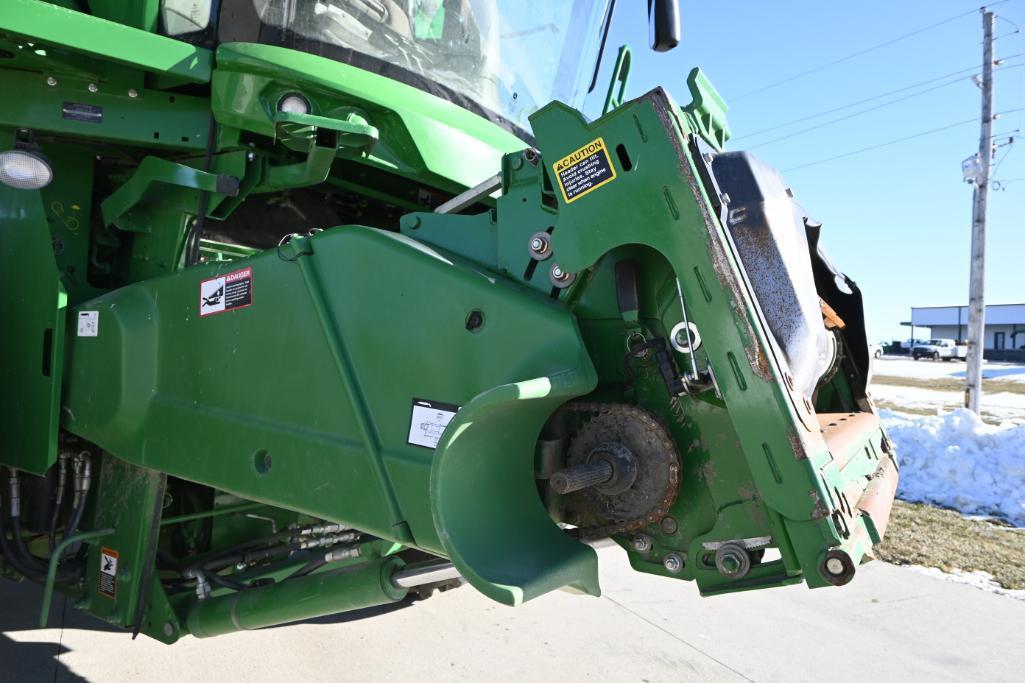 2014 John Deere S680 2wd combine