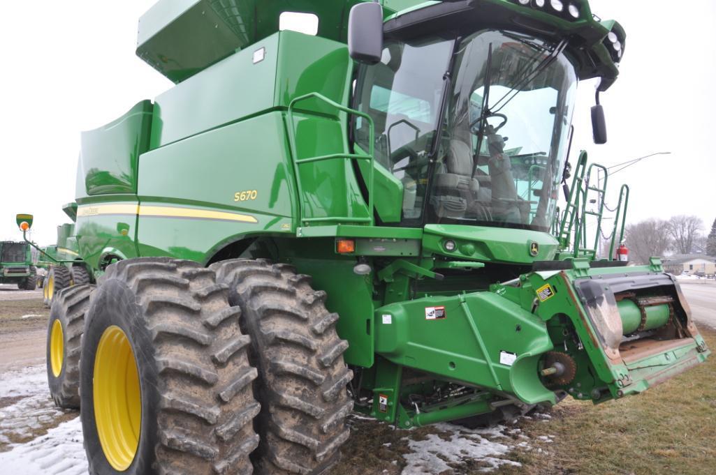 2012 John Deere S670 2wd combine