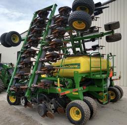 2007 John Deere 1990 CCS 42' air seeder