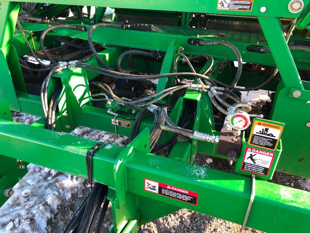 2007 John Deere 1990 CCS 42' air seeder