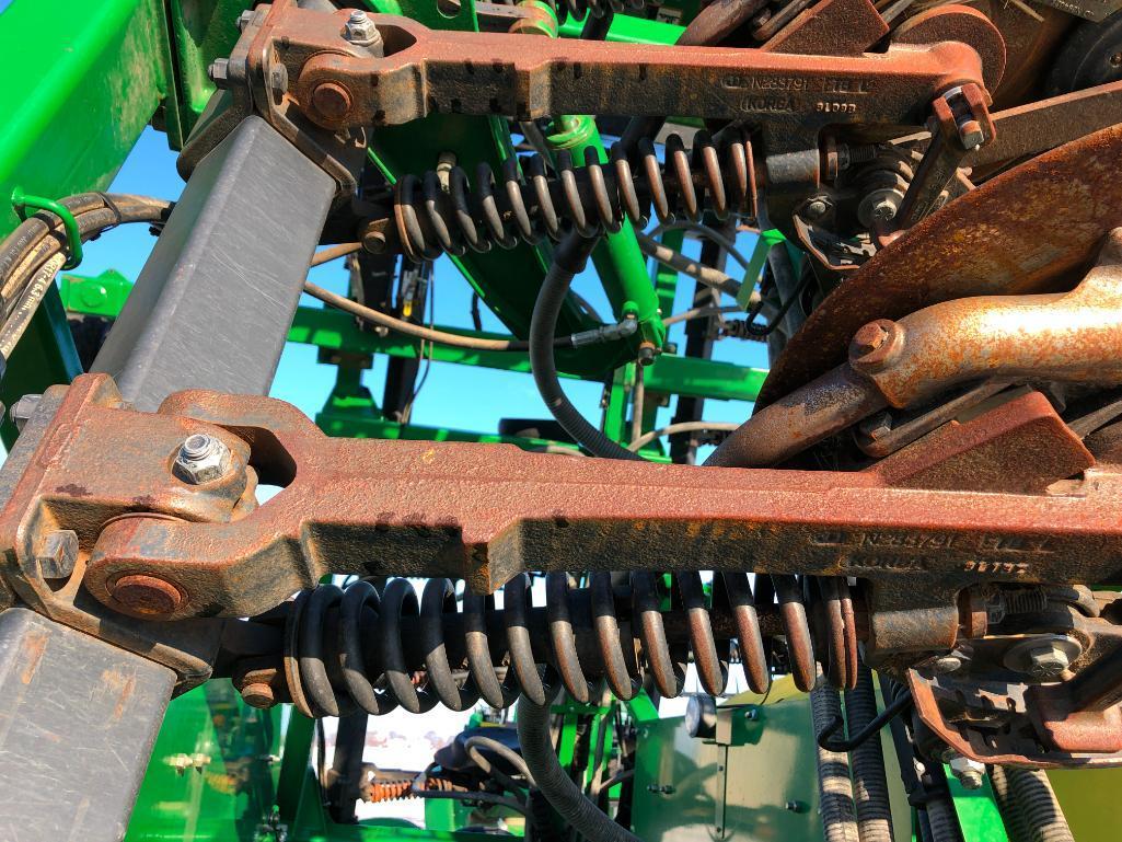 2007 John Deere 1990 CCS 42' air seeder