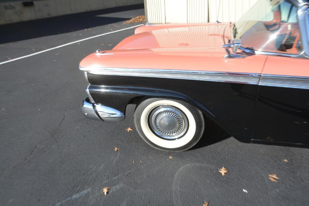 1959 Ford Fairlane 500 Skyliner