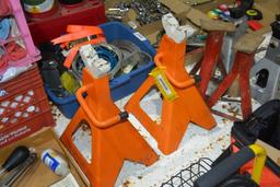 (1) set of 6 ton jack stands