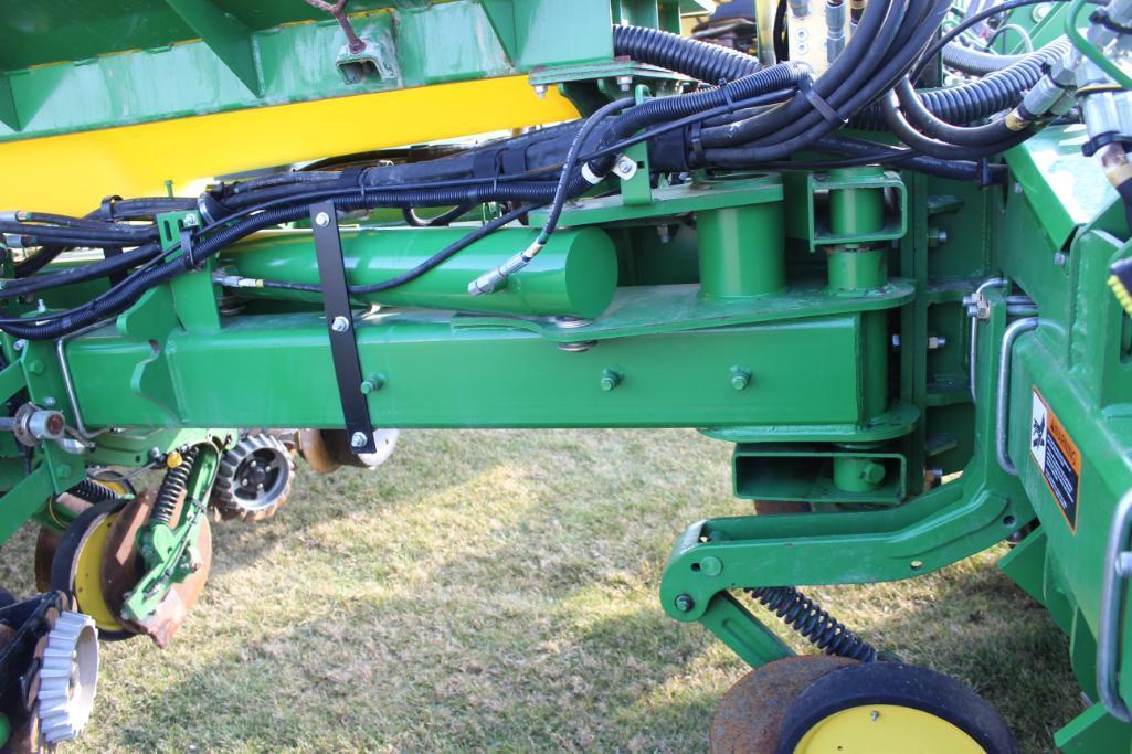 2013 John Deere 1770NT 16 row 30" planter