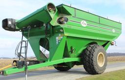 J&M 1050 Grain Storm grain cart