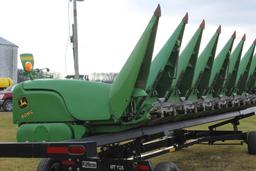 2009 John Deere 608C 8 row 30" corn head