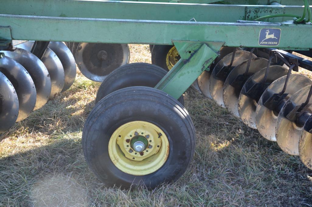 JD 235 25' disc