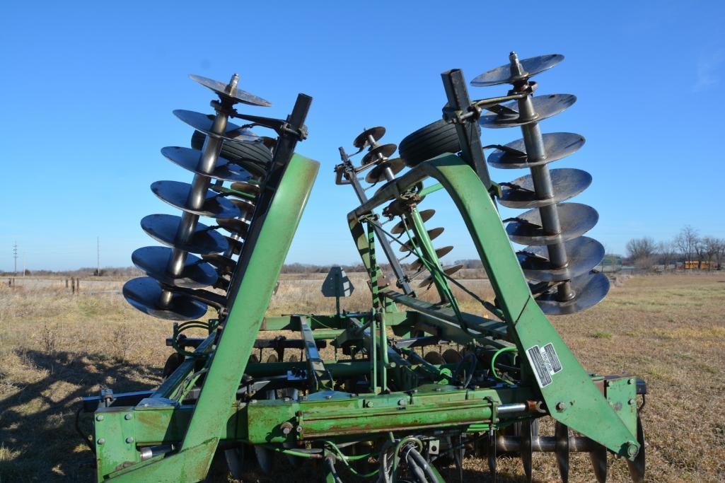 JD 235 25' disc