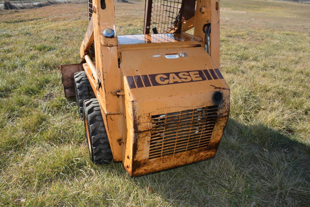 Case 1825 uni-loader