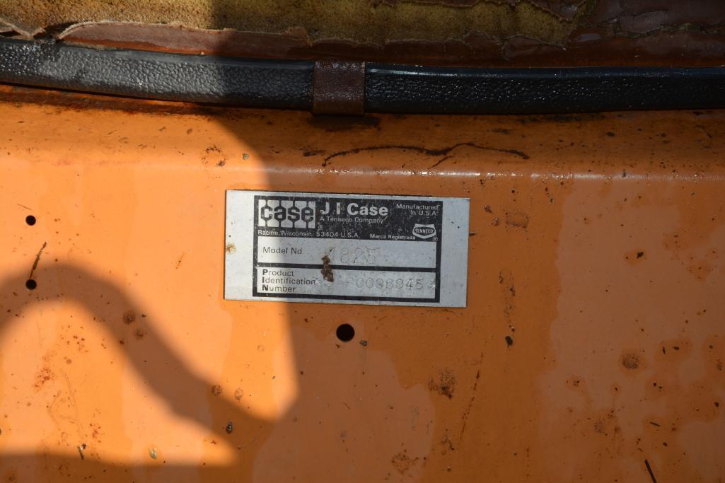 Case 1825 uni-loader