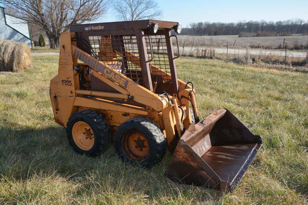 Case 1825 uni-loader