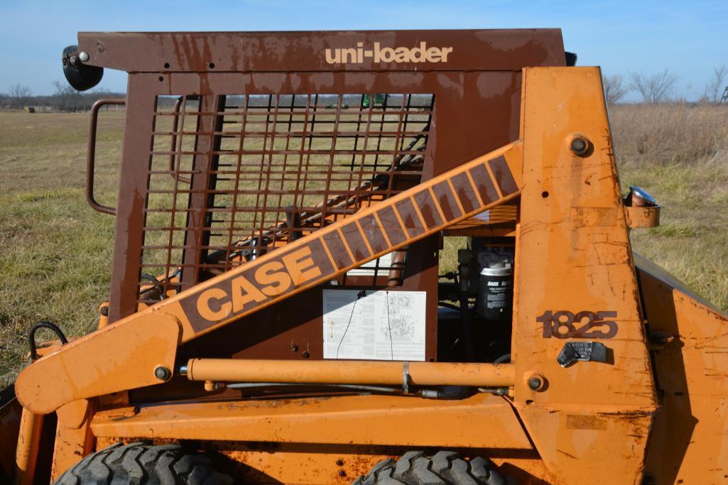 Case 1825 uni-loader