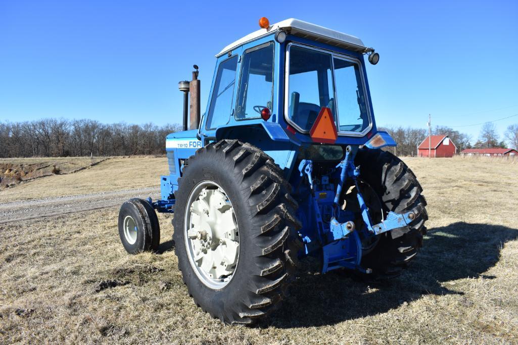 Ford TW-10 2wd tractor