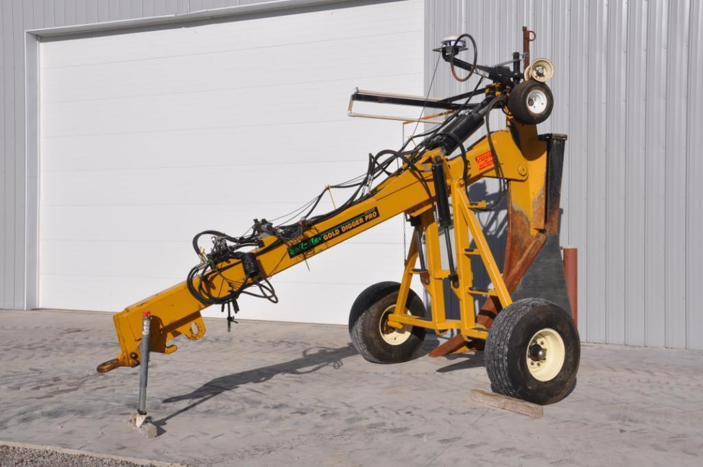 Soil-Max Gold Digger Pro pull-type tile plow