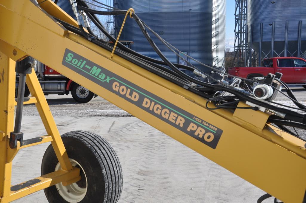 Soil-Max Gold Digger Pro pull-type tile plow