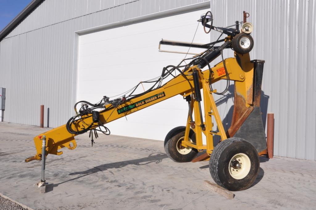Soil-Max Gold Digger Pro pull-type tile plow