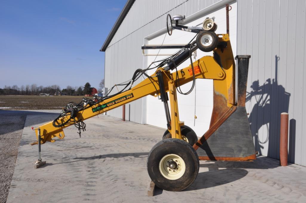 Soil-Max Gold Digger Pro pull-type tile plow