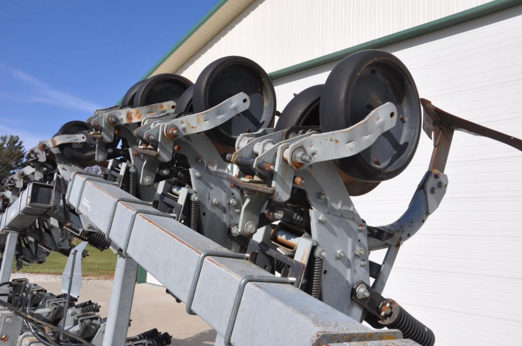 1997 Hiniker 6000 12 row 30" cultivator