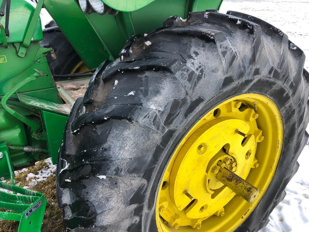 John Deere 4010 2wd tractor w/loader