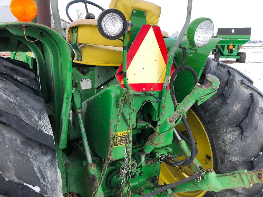 John Deere 4010 2wd tractor w/loader