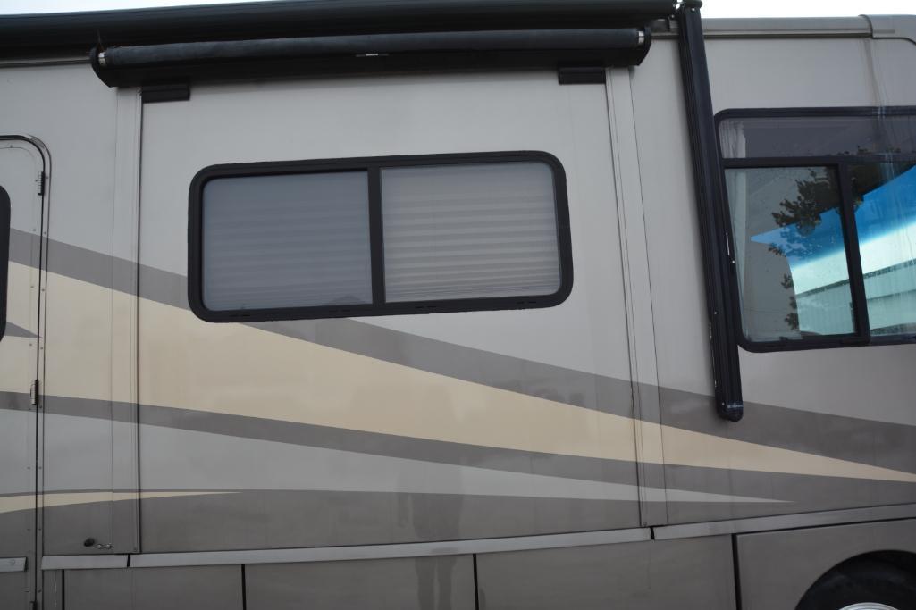 2010 Winnebago Itasca Sunova 38' motorhome