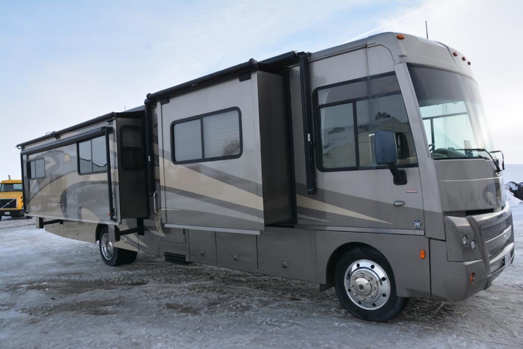 2010 Winnebago Itasca Sunova 38' motorhome