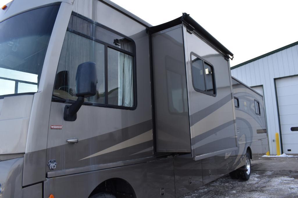 2010 Winnebago Itasca Sunova 38' motorhome