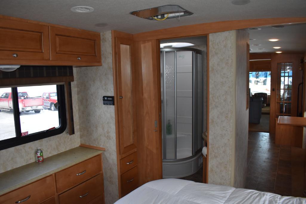 2010 Winnebago Itasca Sunova 38' motorhome