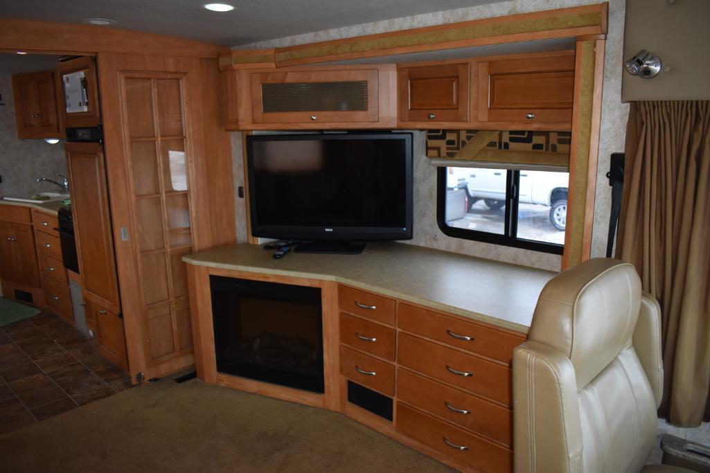 2010 Winnebago Itasca Sunova 38' motorhome