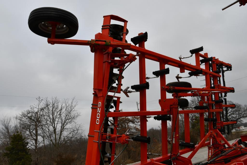 2013 Kuhn Krause Landsman 6200 31' soil finisher