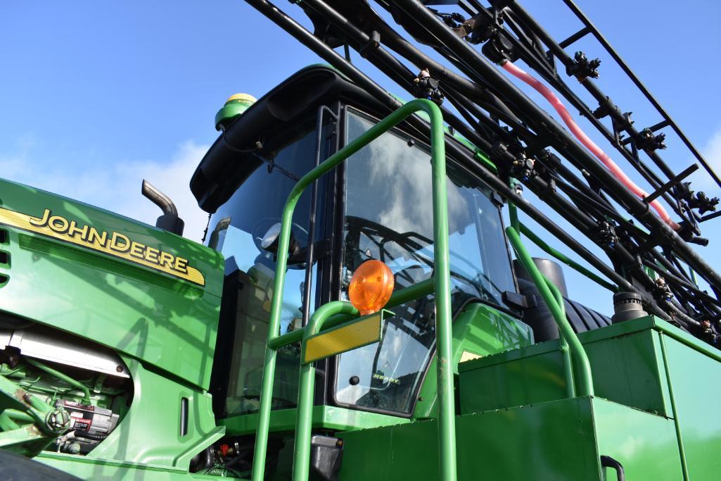 2006 John Deere 4720 self-propelled sprayer