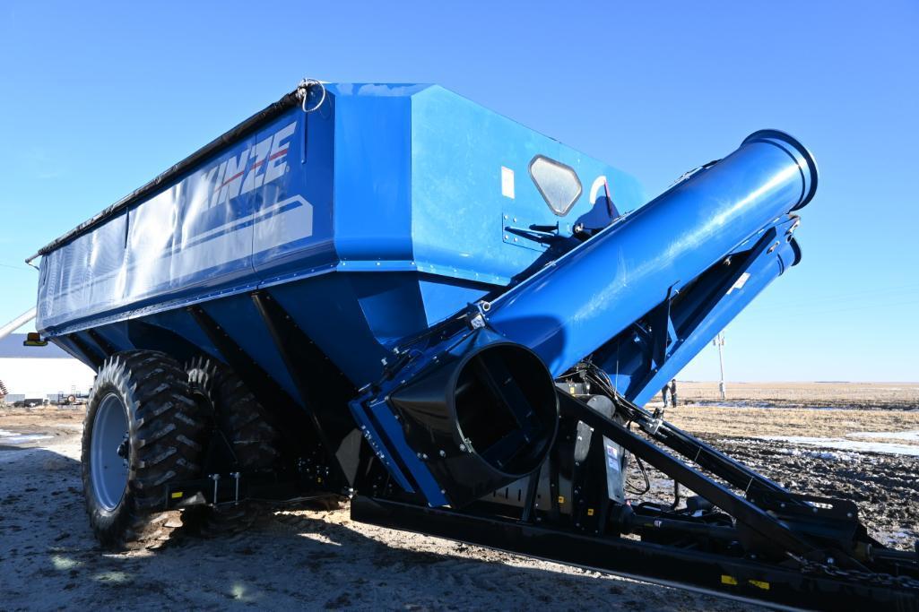 Kinze 1300 grain cart