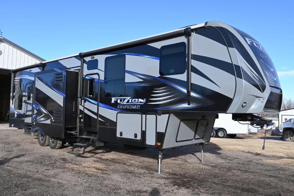 2015 Fuzion Chrome FZ345 5th wheel toy hauler camper