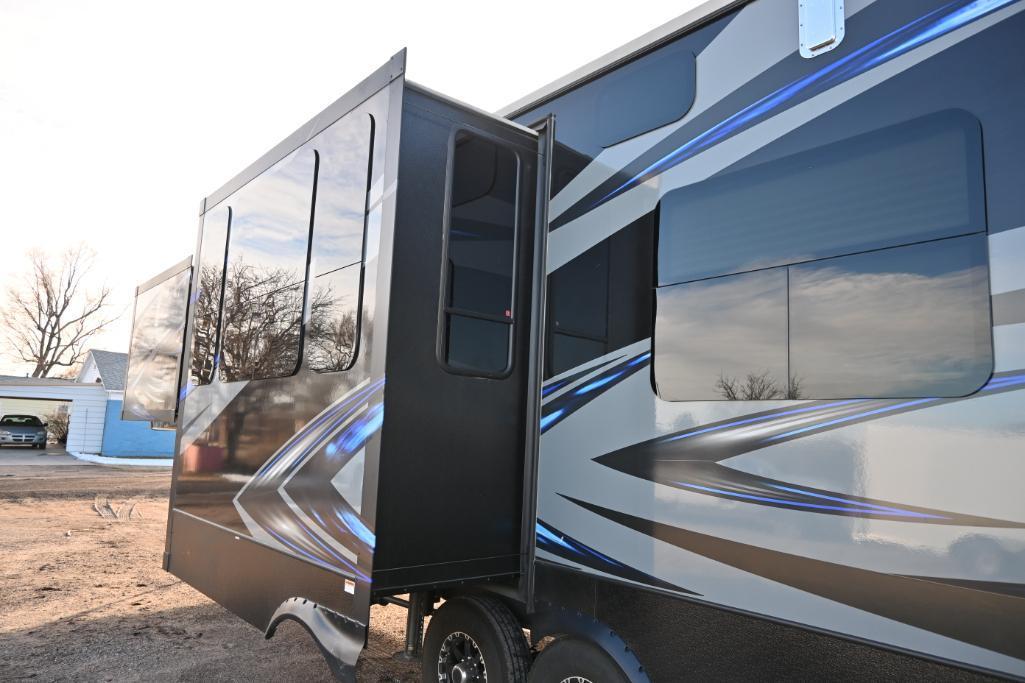 2015 Fuzion Chrome FZ345 5th wheel toy hauler camper