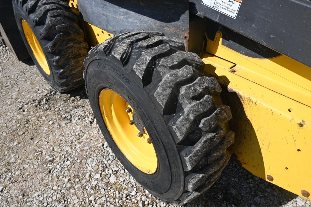 2005 New Holland LS185.B skid loader